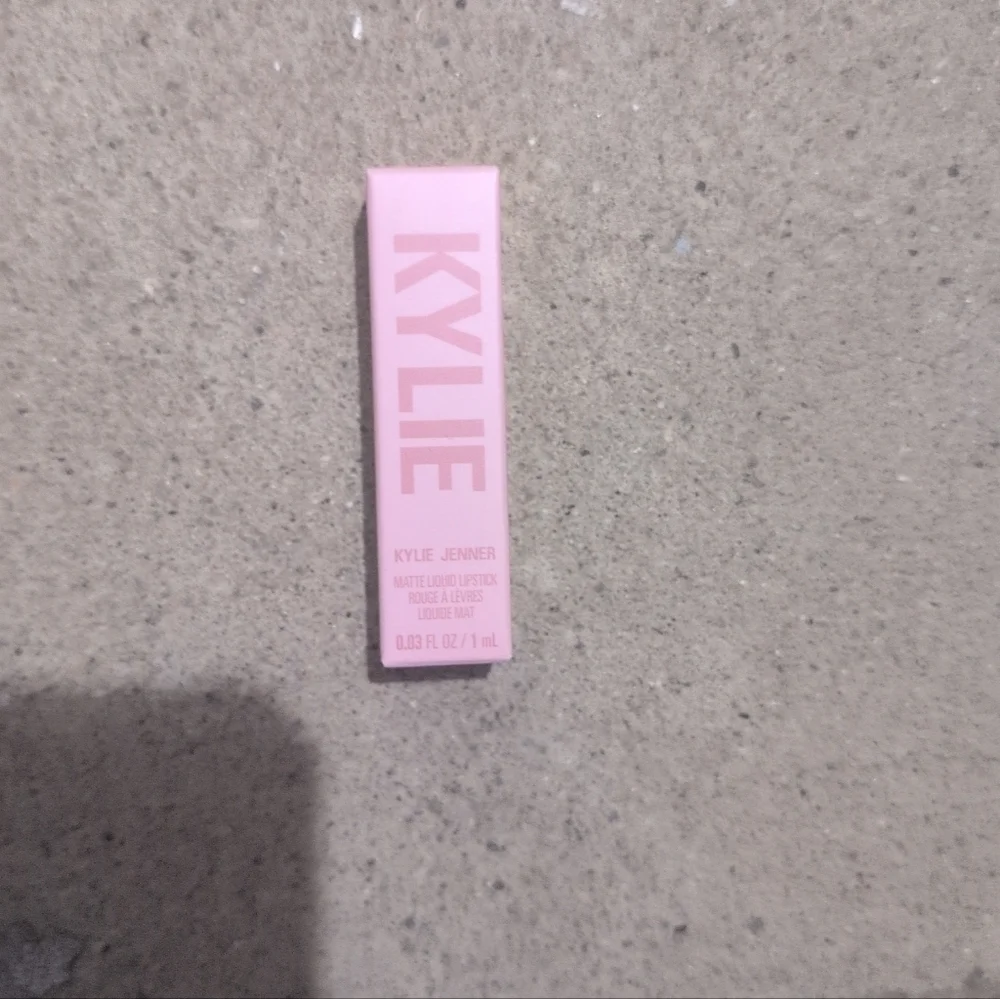 Matte Liquid Lipstick -808 Kylie Pink 1ML